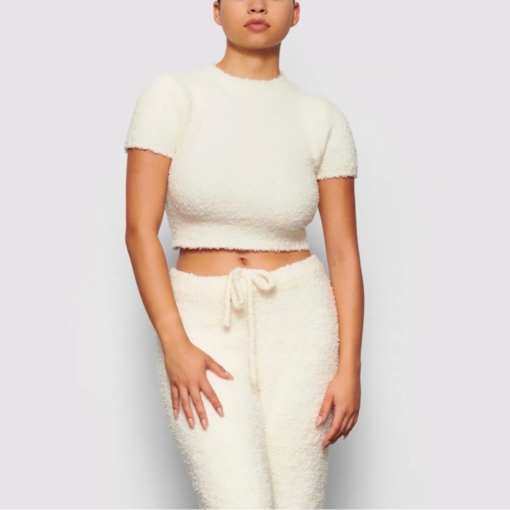 NWT SKIMS Cozy Collection Fuzzy Short Sleeve Top - Cream